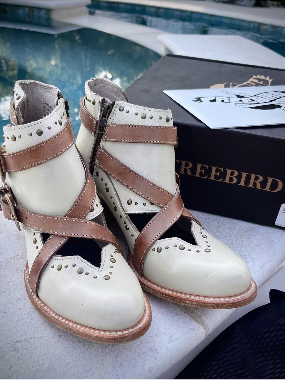 NWT Freebird Cream & Tan Leather Buckle Ankle Booties with Gold-Tone Hardware - Picture 3 of 7
